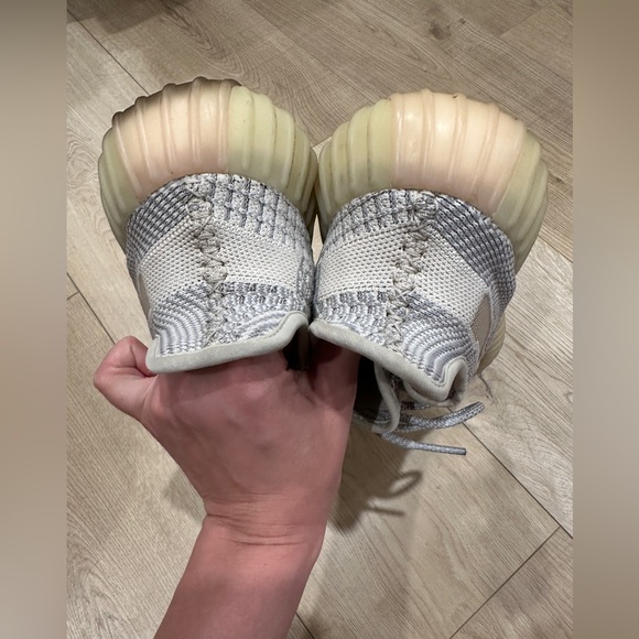 COPY - Yeezy boost 350 V2, size 7. Fits a women’s 8.5. Color lundmark - Picture 6 of 9